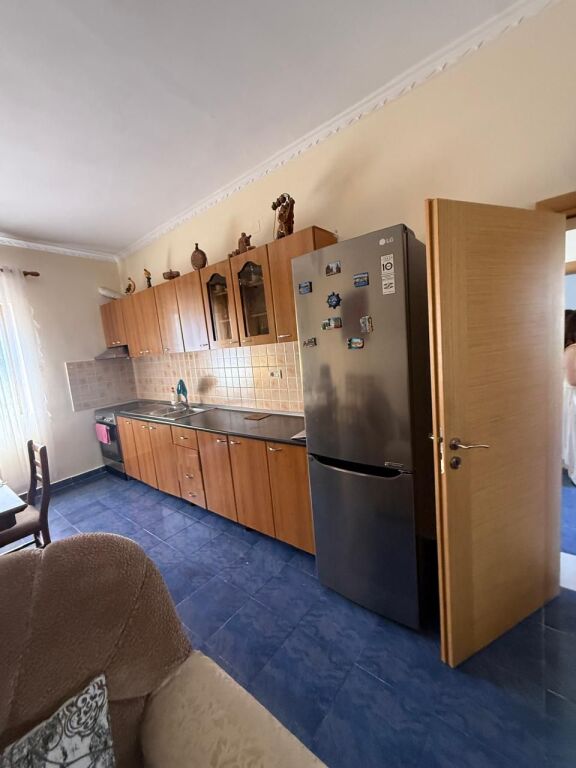 Affitto | Shtëpi private 2 + 1 | Porcelan | 450 €/mese