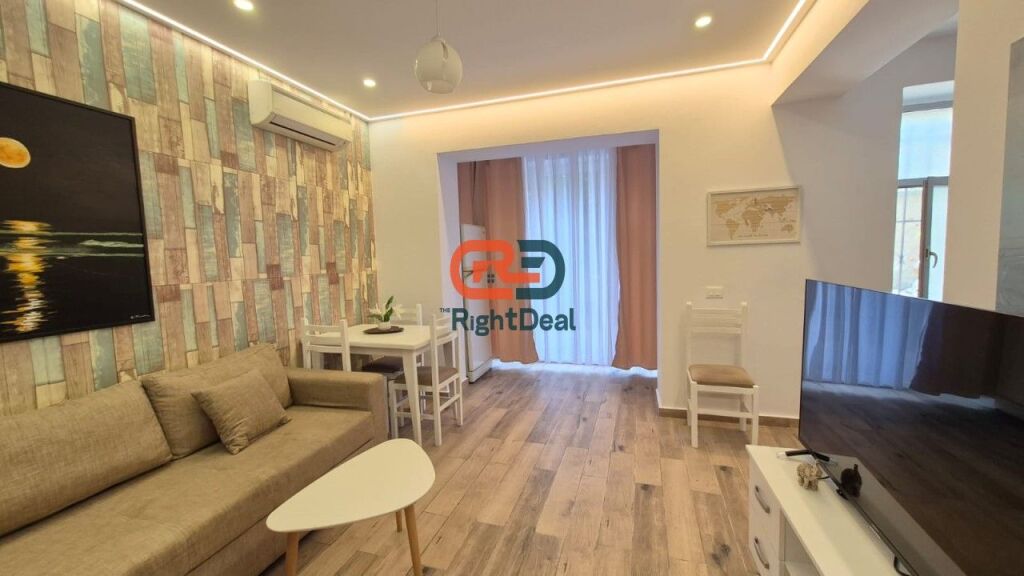 Vicino al Centro, In Via Mine Peza, Super Appartamento 1+1 In Affitto, Con Super Posizione !!