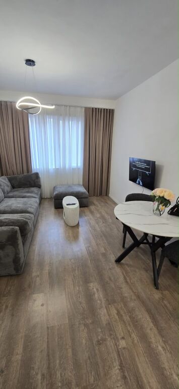 Apartament 1+1 I sapo mobiluar te Dritan Hoxha