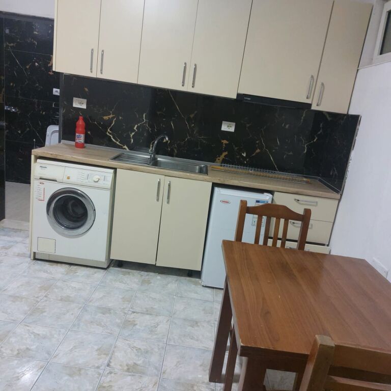Qera | Garsoniere | Rruga Arben Broci | 300 €/muaj