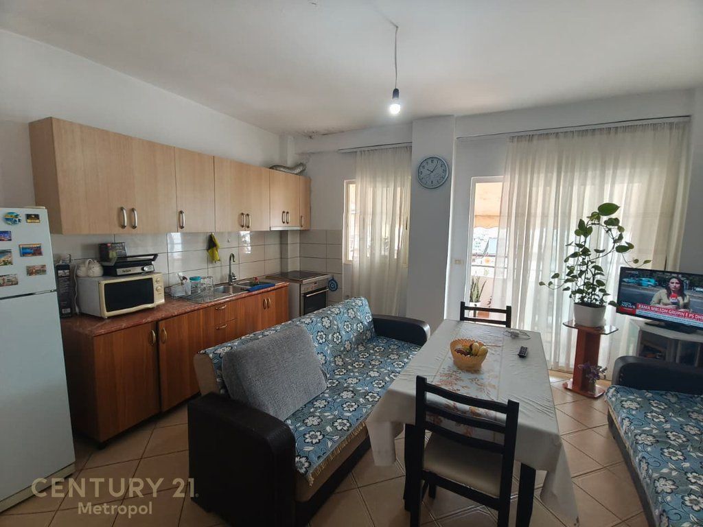 APARTAMENT 2+1 PER SHITJE PRANE KODRES SE DIELLIT