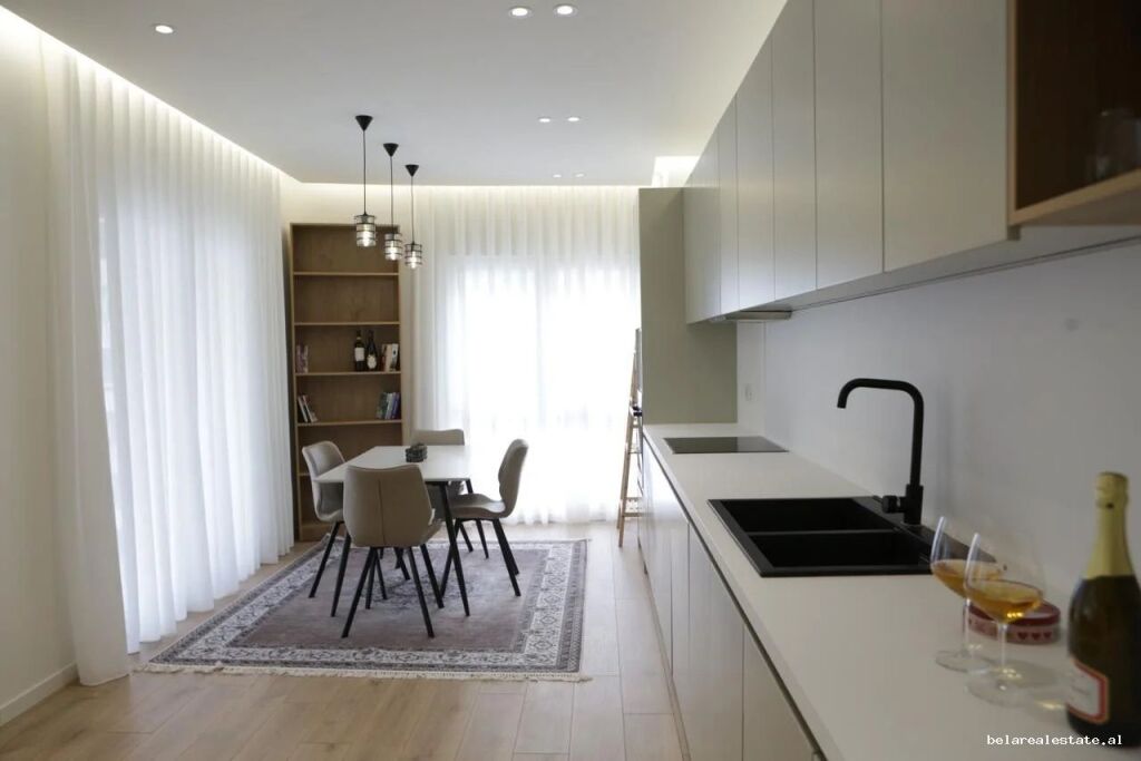 Apartament Me Qera 2+1 Tek Zogu i Zi (ID B2202026) Tirane