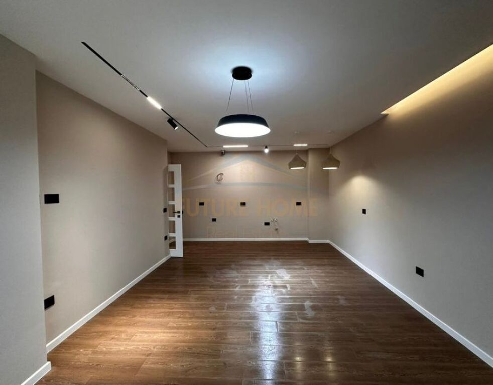 Rent, Apartment 2+1+2, Paris Commune, Tirana