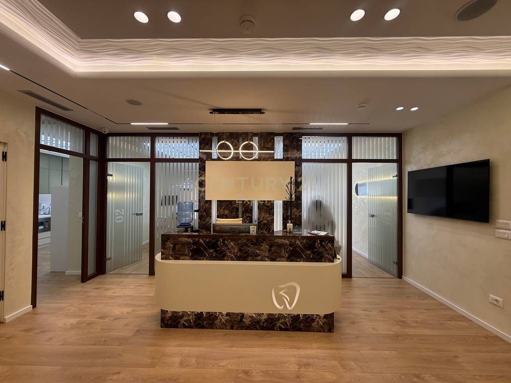 OCCASIONE! VENDESI ATTIVITÀ DI CLINICA DENTALE VICINO AL RING CENTER!