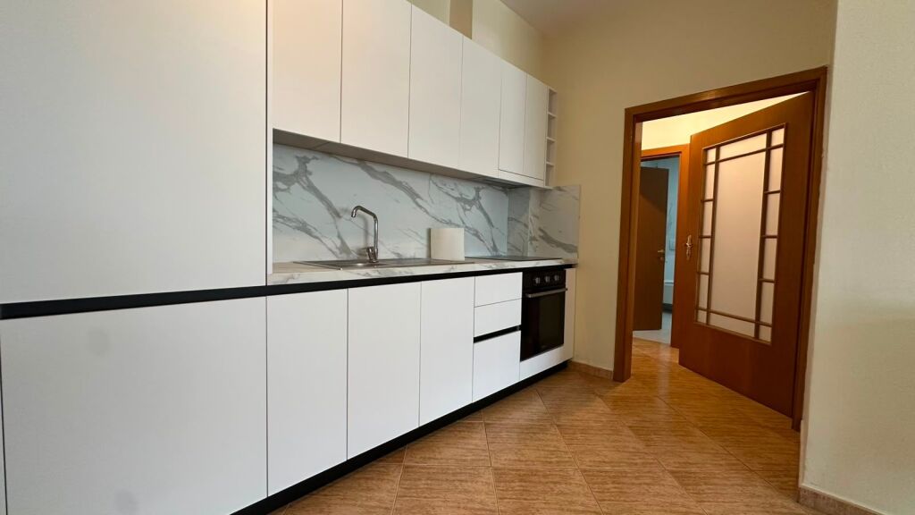Apartament 2+1 per qira tek Rr.Kosovarve