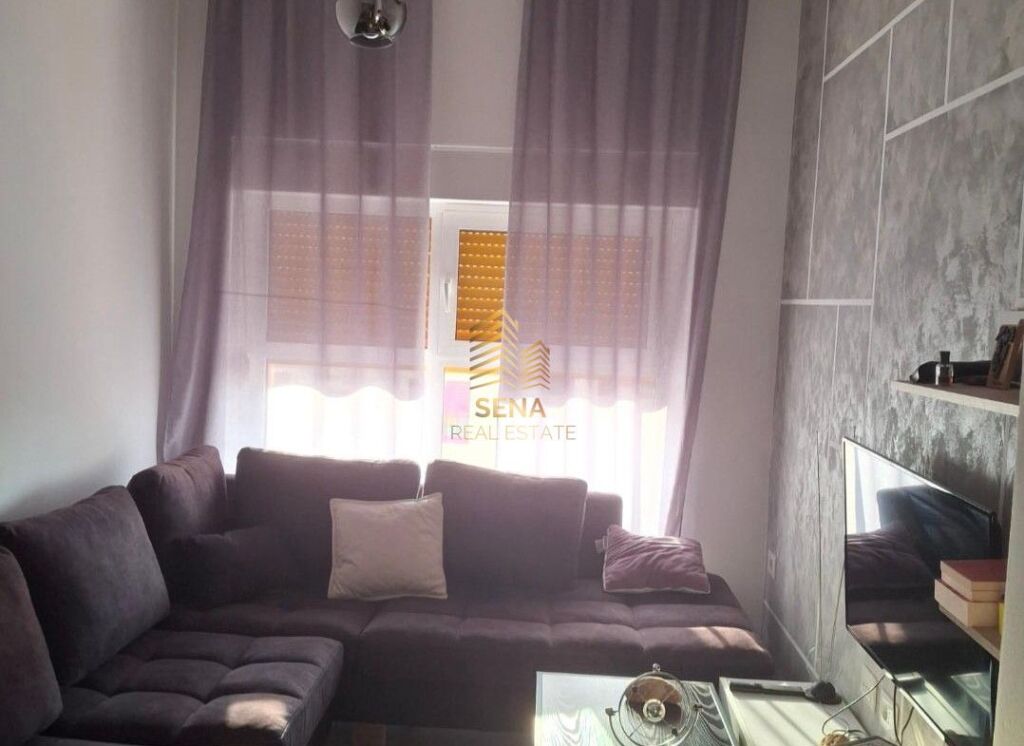Affitto, Appartamento 1+1+balcone+Posto Auto, Ali Demi-Complesso Mangalem, 50.000 Leke/Mese