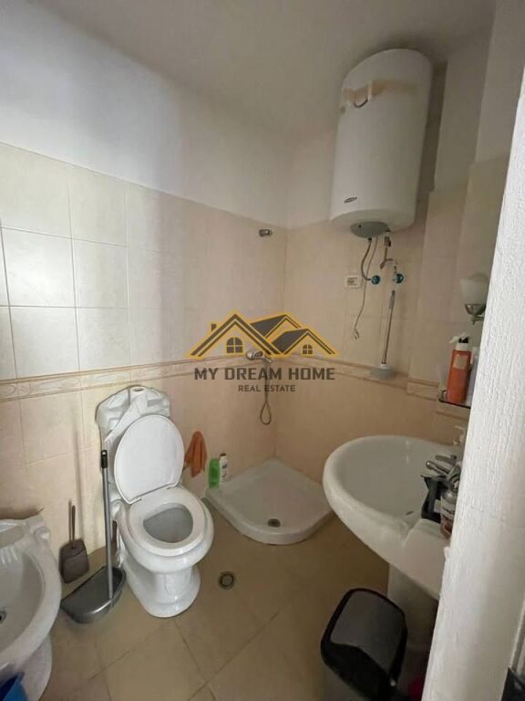 SHITET GARSONIERE TEK SHKEMBI KAVAJES DURRES!