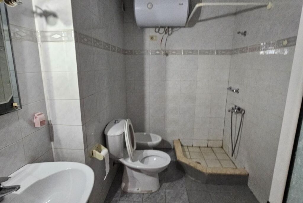 Pranë Rrugës së Kosovarëve, Shitet Apartament 2+1 Ne Zone Elitare!