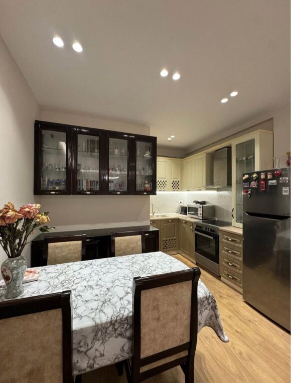 ME QIRA APARTAMENT 2+1+ post parkimi - Komuna e Parisit