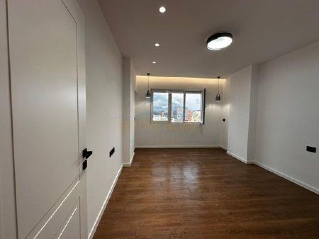 Rent, Apartment 2+1+2, Paris Commune, Tirana