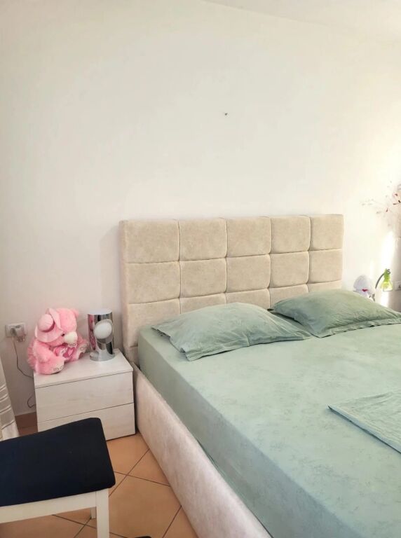 Appartamento 1+1 in vendita vicino a Ish Parku presso 21 Dhjetorit