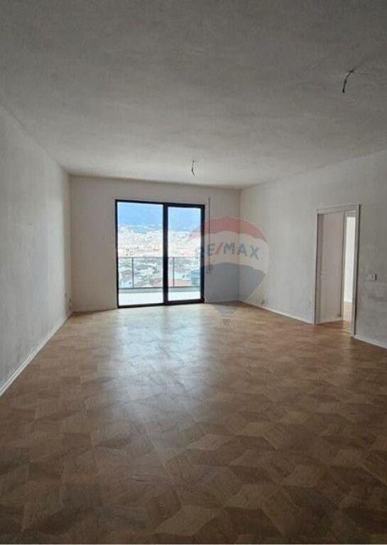 Apartament - Për Shitje - Rruga 5 Maji, Tiranë   ID: 530181101-278