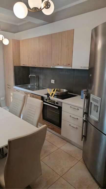 APARTMENT 3+1+BLK FOR RENT AT VILAT AMERIKANE 1,000 EURO