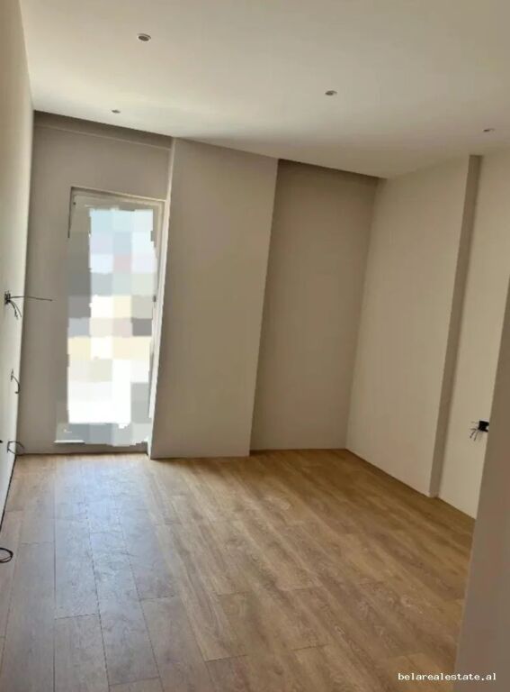 Zyre Me Qera 1+1 Tek Komuna e Parisit (ID BZ21020) Tirane.