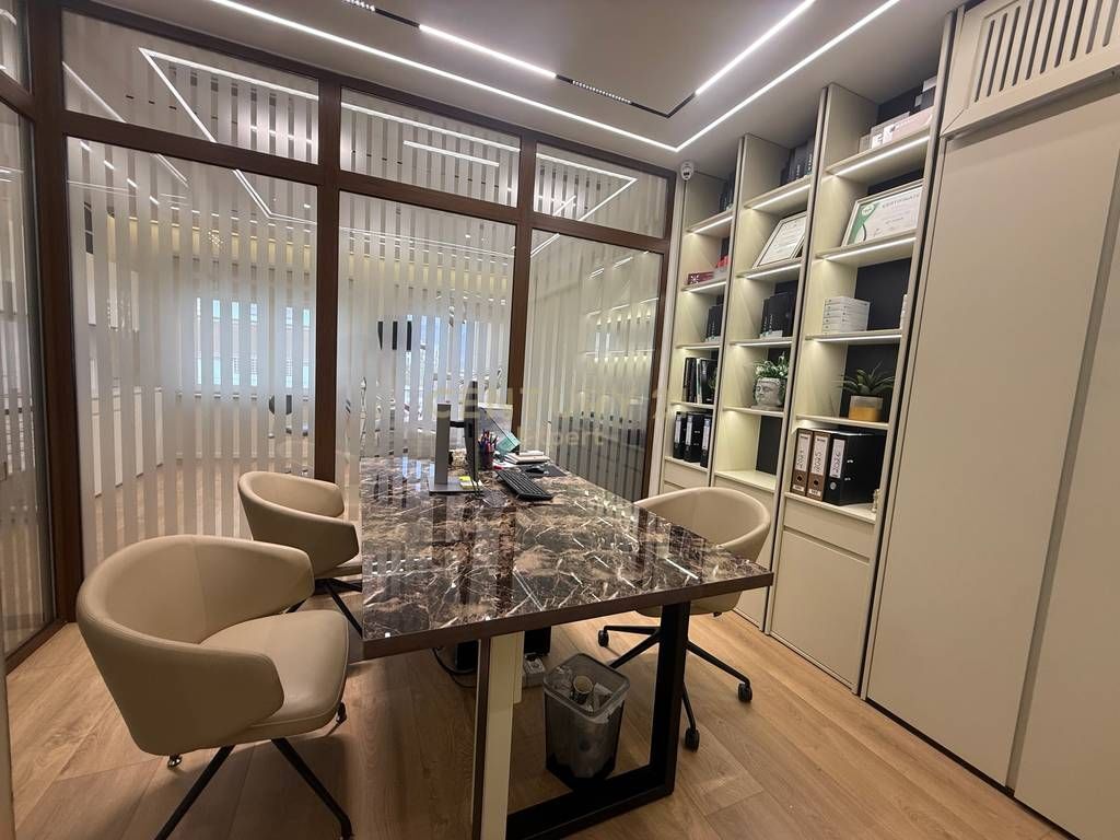 OCCASIONE! VENDESI ATTIVITÀ DI CLINICA DENTALE VICINO AL RING CENTER!
