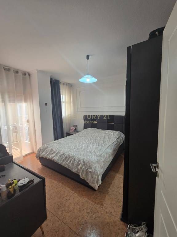 Apartament 1+1 me qira te Komuna e Parisit