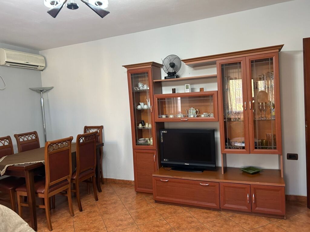 Jepet me qira 2+1 Stacioni i Trenit Le Bon 600 mije leke