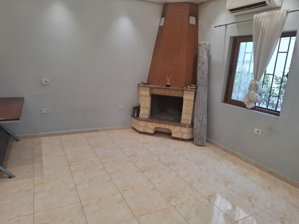 Shitet Vilë 3 katëshe në periferi të Tiranës për 370 milionë lekë