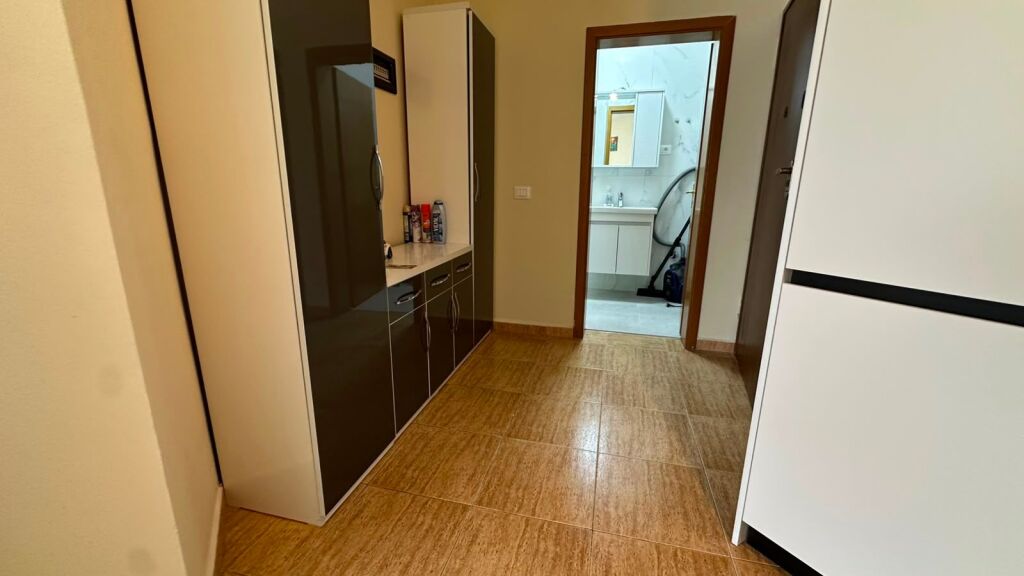 Apartament 2+1 per qira tek Rr.Kosovarve