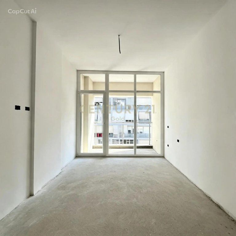 SHESIM APARTAMENT 2+1+2 TEK KOMUNA E PARISIT KOMPLEKSI KIKA !!