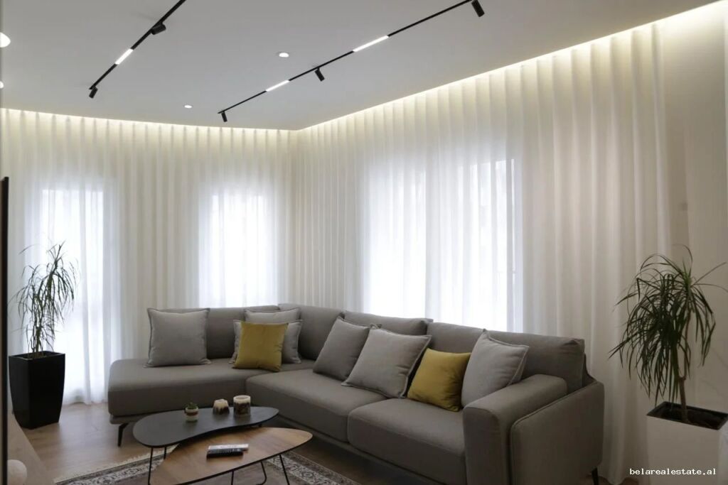 Apartament Me Qera 2+1 Tek Zogu i Zi (ID B2202026) Tirane