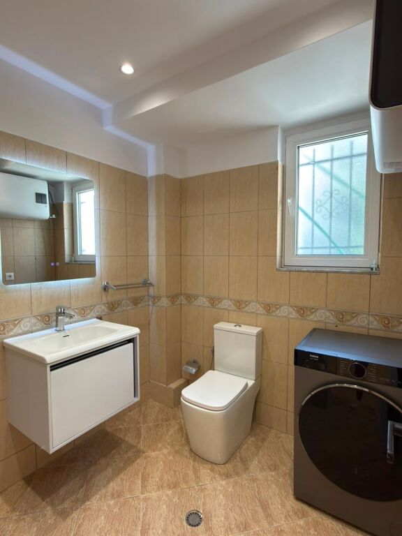 Shitet Apartament 1+1 – Pranë Liqenit Artificial të Tiranës