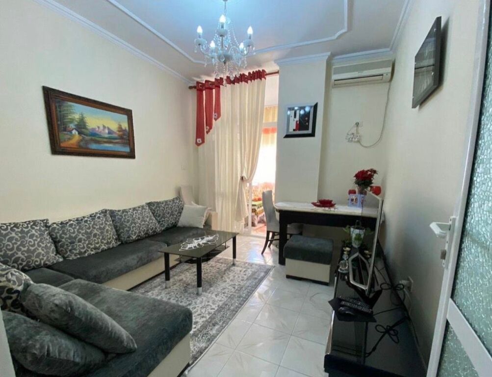 Apartment 2+1+2 is given at the old last station of new Tirana