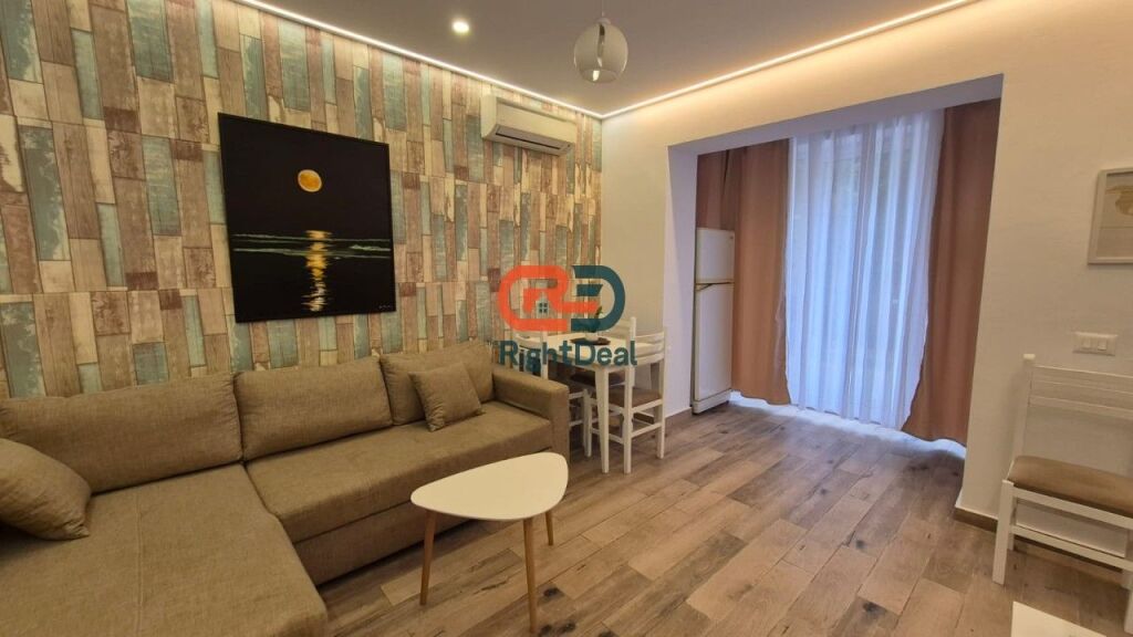 Vicino al Centro, In Via Mine Peza, Super Appartamento 1+1 In Affitto, Con Super Posizione !!
