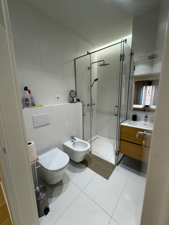 Appartamento moderno 2+1 in Via Kosovareve!