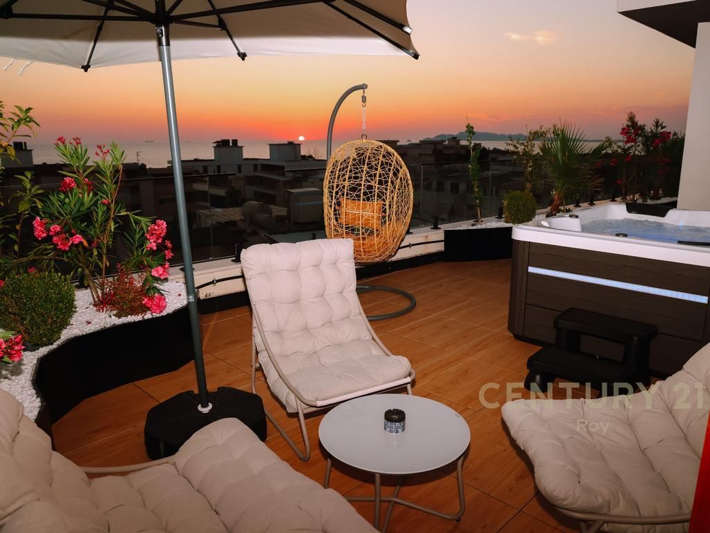 Luxury Without Compromise – Penthouse, A Rare Opportunity, A Secure Investment!   850,000 €