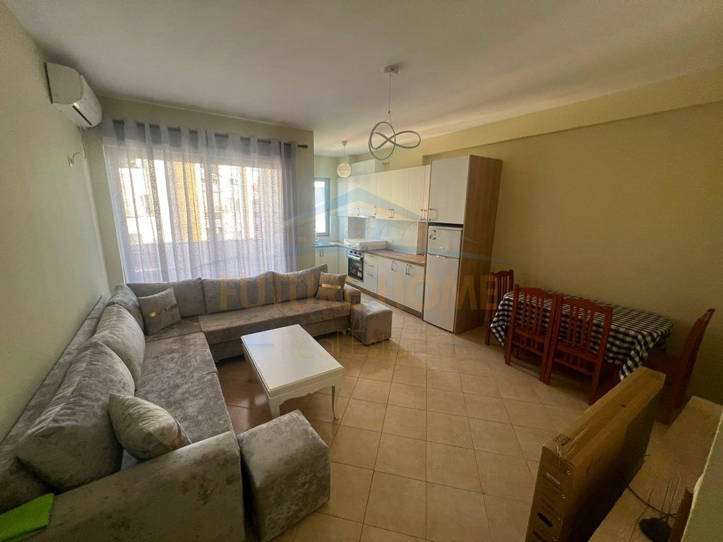 Qera, Apartament 2+1+2, Unaza e Re