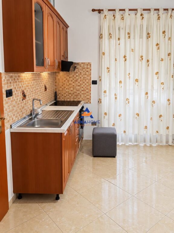 APPARTAMENTO IN AFFITTO AL 3° PIANO DI UNA VILLA IN "5 MAGGIO (VICINO AL CONCORD CENTER)" 50000 LEKE