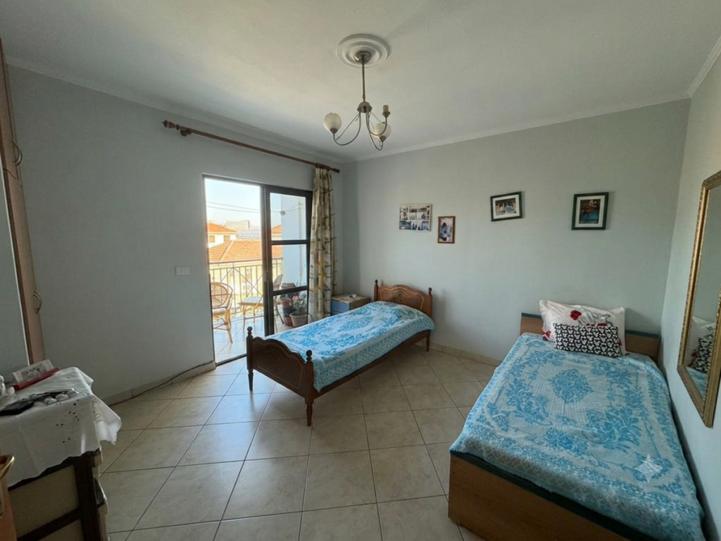 Shitet, Apartament 2+1, Kinostudio, Tiranë.