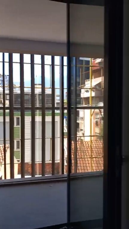 🏡 ESCLUSIVO APPARTAMENTO 1+1 IN VENDITA A SELVIA, VIA DIBRËS  📍 Posizione premium, a Selvia.  ✅ Tipologia: 1+1 📐 Superficie netta: 70,55 m² 📐 Superficie lorda: 85 m² 🏢 5° piano, con ascensore 🛠️ Completamento entro 8 mesi  💶 Prezzo: 240.000 €  🚗 Opzione garage al piano -3: 20.000 €  