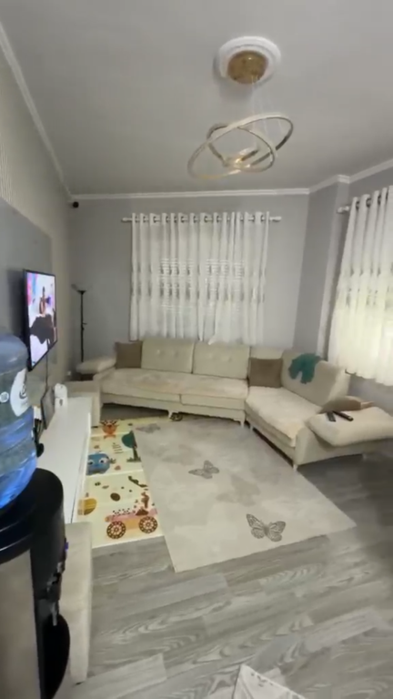 Apartament 2+1+2 per qera tek Pallatet e Verdha !