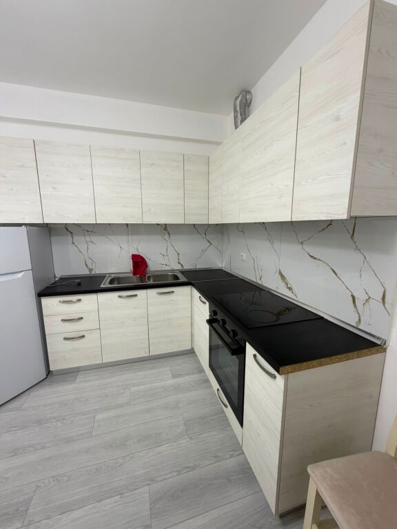 Qera | Apartament 1 + 1 | Rruga 5 Maji | 450 €/muaj