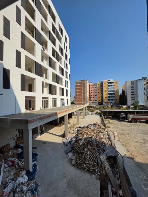 SHITET: 1+1 Perfekt ✨️ Kamëz 76.7m² ( 📍Fiks Te Pedonalja e Re ) 🌇 Kati 2, Ndërtim i ri 2026 | Çmimi: 71.000€ 💶 Planimetri Ultra ✅️