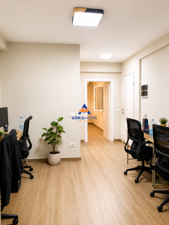 LOCALE COMMERCIALE IN AFFITTO 50 M2 " BLLLOK / PIAZZA WILLSON " 55.000 LEKE