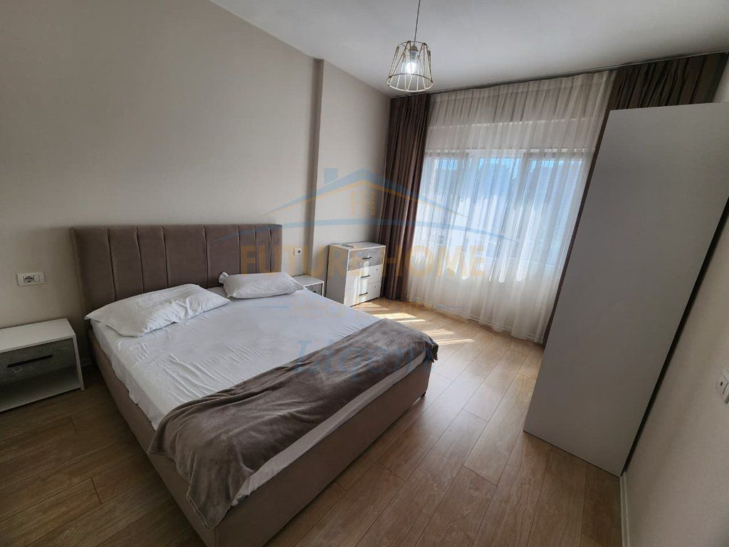 JEPET ME QERA APARTAMENT 2+1+POST PARKIMI RRUGA E KOSOVARVE