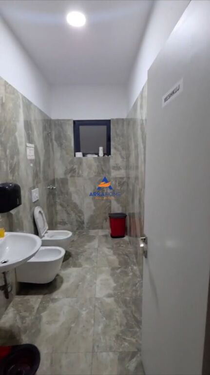 BUSINESS PREMISES FOR SALE 400 M2 "ASTIR" 3500 EURO/M²
