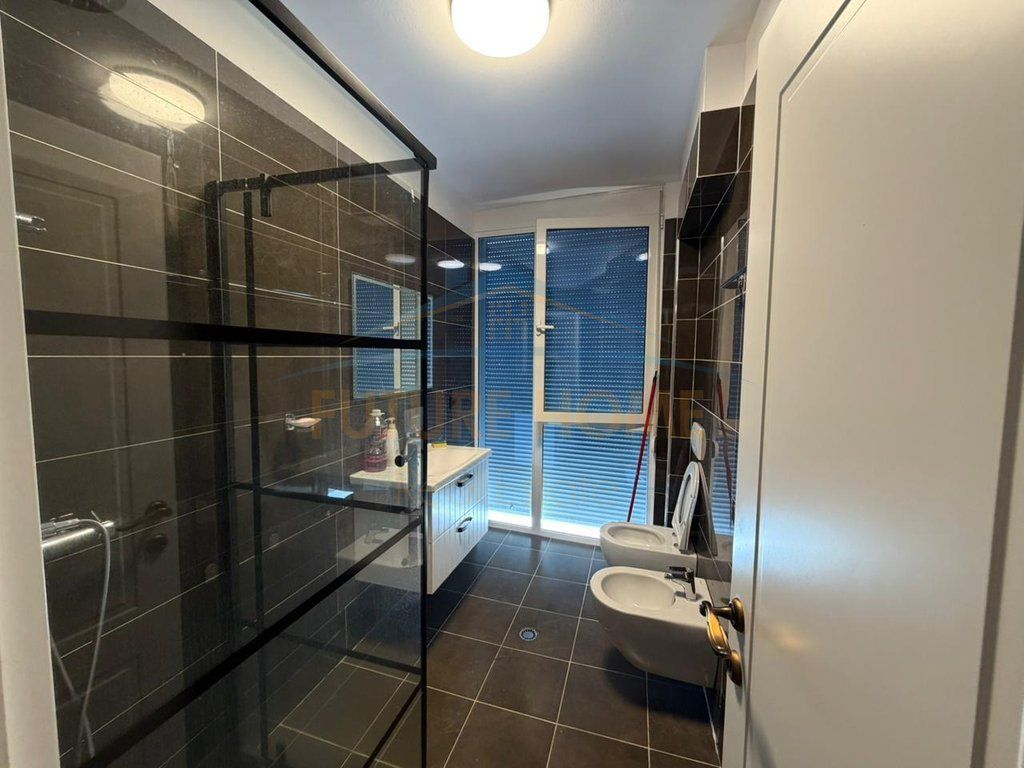 Qira, Apartament 2+1, Rruga e Barrikadave, Tiranë.