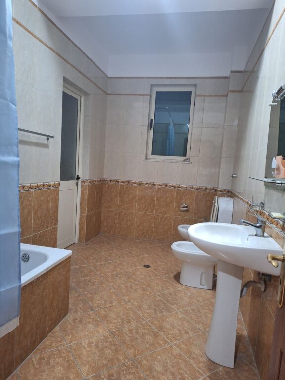🏡 Apartament 1+1 me qera (jepet dhe per biznes)  📍Kodra e Diellit, Rruga Shkëlqim Fusha