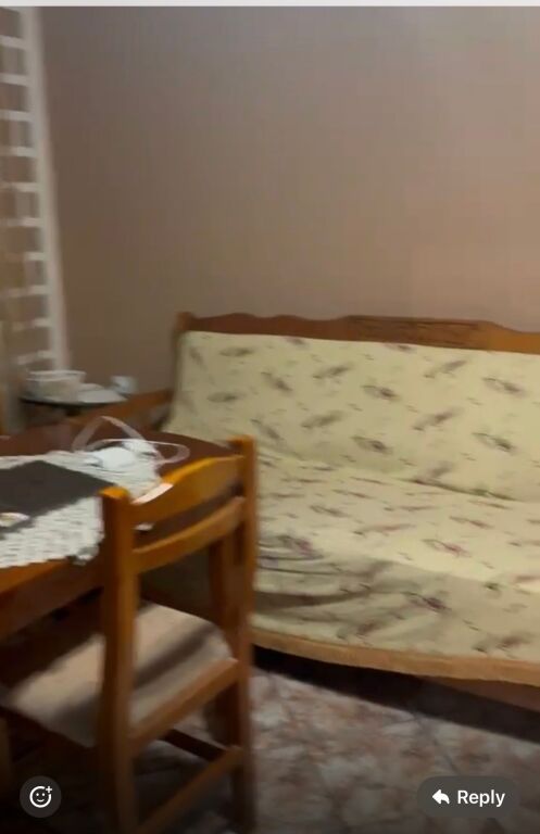 1+1,kat 4 ekzistues,te ish restorant durresi,400 mije leke