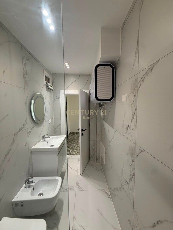 Jepet me qira apartament 2+1 për zyra – Tek Stacioni i Trenit, Durres !