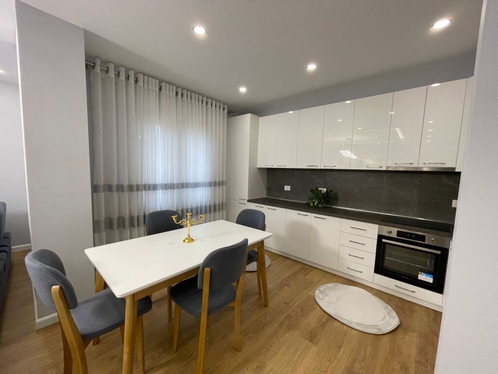 Rent, Apartment 2+1+2+Parking Space, Zogu i Zi, Tirane. Empire72637