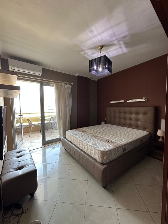 Jepet me Qera Apartament 2+1+Depo – Pallati me Shigjeta