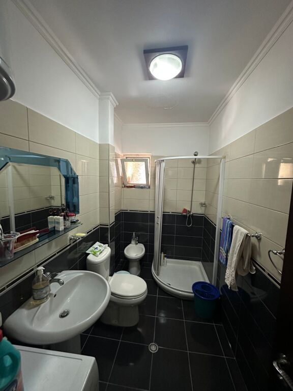 APARTAMENT 1+1 NË VIJËN E PARË  NË POGRADEC