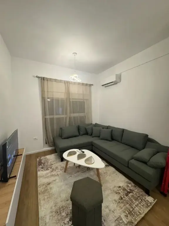 Jepet me qira apartament 1+1 në Kompleksin Kadiu