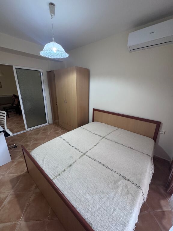 Affittasi appartamento 1+1+balcone a Myslym Shyri