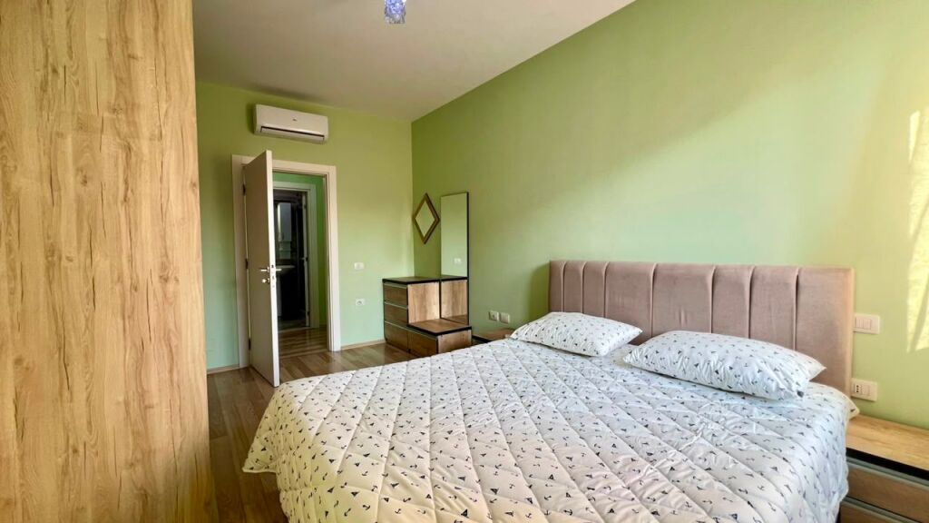 # IN AFFITTO: Appartamento 1+1 📍 Centro di Tirana (Vicino a Toptani) – 65.000 Lek/Mese – Nuova Costruzione (2018) – 4° Piano – 75 m² || Nel Cuore di Tirana con Accesso Immediato 🏃🏻‍♂️
